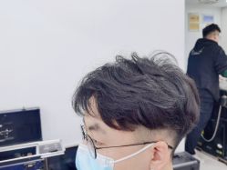 -镁连社·美联社
