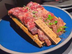 -山川小町·极番烧肉(新地假日广场店)