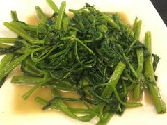 -J Daeng Seafood