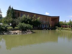 景点-田园东方蜜桃村的田野营地