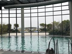 -上海滴水湖皇冠假日酒店