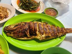 -明记烧鱼美味店