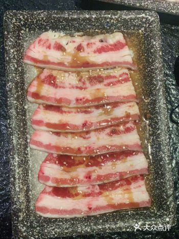 之前一直听朋友说这家烤肉店不错 食材那些很新鲜