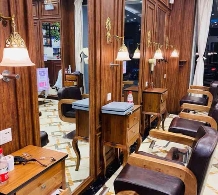 左佐美发会所(岐山一校店)