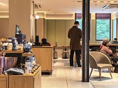 -星巴克臻选(上海中环广场2F店)