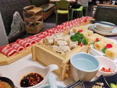 -洪氏嗨捞·猪肚鸡火锅(阳光天地店)