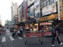 -六合夜市