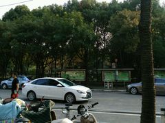 -百盛(莘庄店)