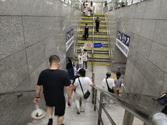 -陆家浜路(地铁站)