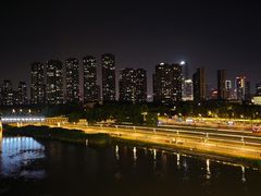 -南京眼步行桥