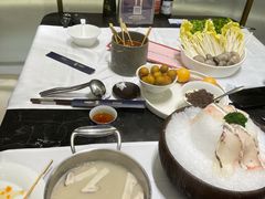 -红鼎豆捞·非遗鲍皇汤火锅(宝丰路店)