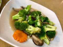 蒜蓉炒西兰花-大树下海鲜饭店