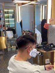 -即型男士理发工作室
