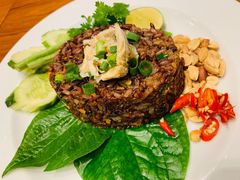 -Chom Cafe and Restaurant