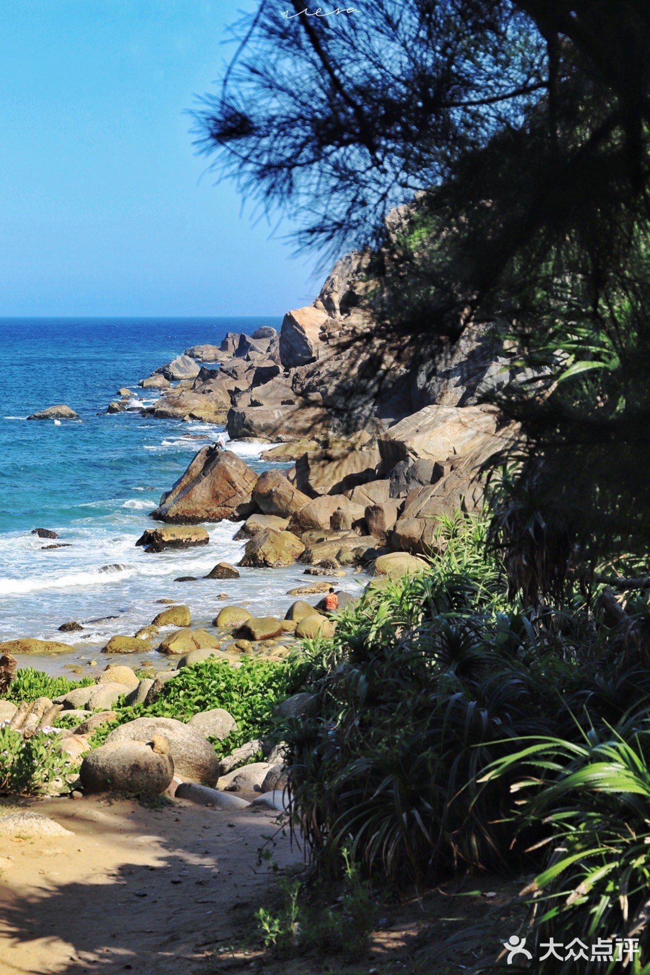 万宁|出逃野生的无人海边,承包鹅卵石海滩08