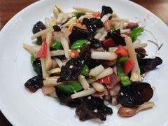 花生芽炒腊肉-老味道餐厅(江山店)