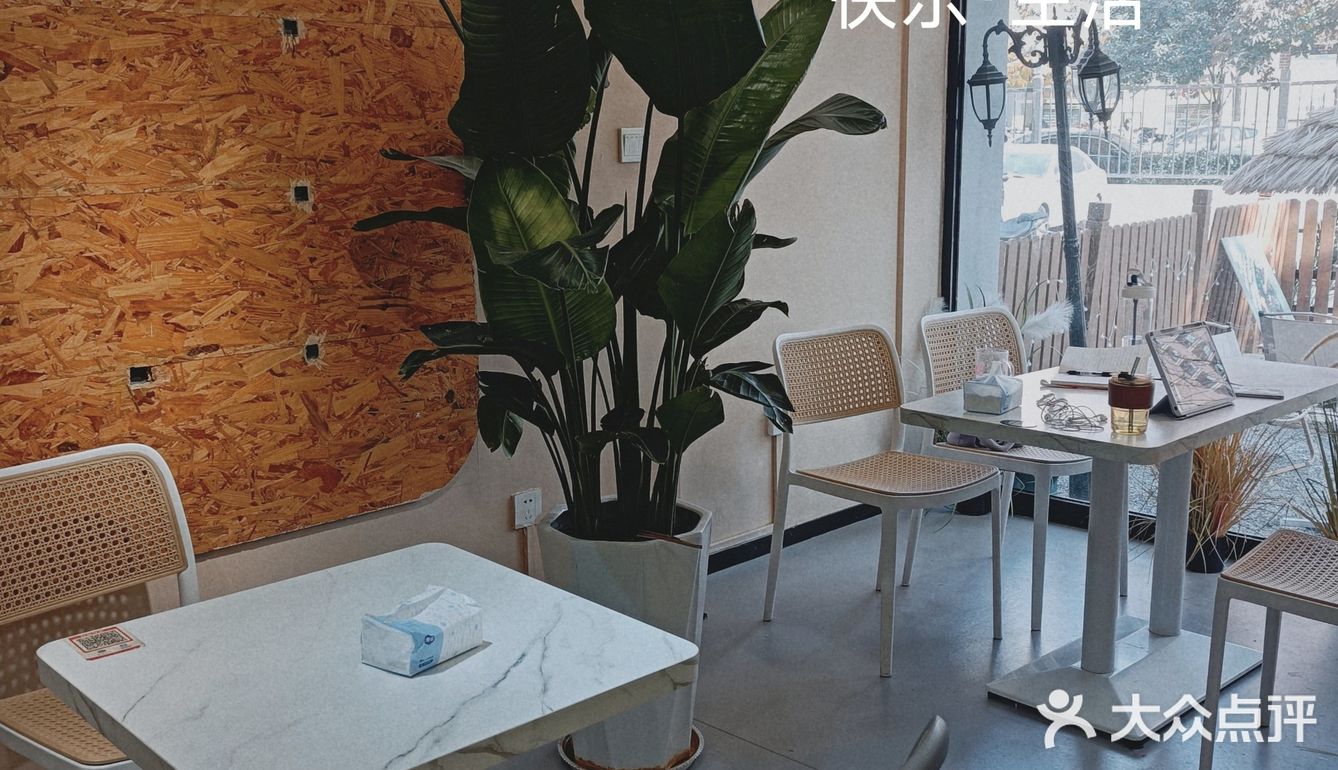 可以喝下午茶的高颜值蛋糕店~