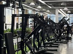 -岩顶健身(玄武店)