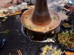 -果松木炭酸菜铜火锅·外婆参鸡汤