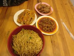 -爆炸头阿姨小四川正宗川味小吃(无任何分店)