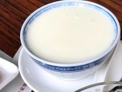 香滑凤凰奶-周大娘牛乳(旧寨古村总店)