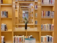 -漕河泾街道图书馆(漕河泾社区文化活动中心店)