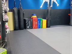 -成杰格斗·拳击·柔术·防身术(建设路店)