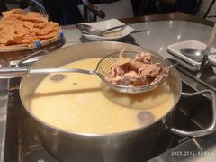 -尚尚仙·酸汤猪手·猪肚鸡火锅(华联万柳购物中心店)