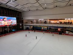 -冰纷万象滑冰场(赣州华润万象城店)