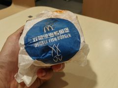 双层深海鳕鱼堡-麦当劳(北京南站店)