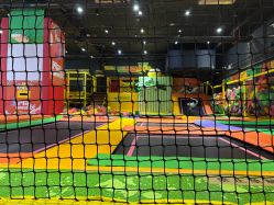 -蹦蹦跳跳(新奥购物中心店)