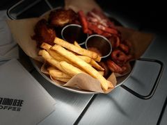 -三勾JJJ Burger&Coffee(梅溪湖店)