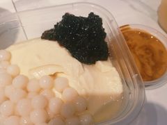 红糖黑糯米豆花-甜心闲生传统手工冰粉(太古里店)