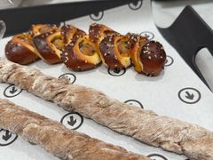 -HOT CRUSH趁热集合·现烤面包(上海环球港店)