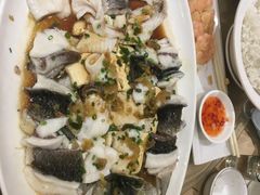 清蒸山泉吊水鲩鱼-观山美厨·精致粤菜(西樵店)