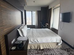 -上海虹桥西郊假日酒店