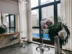 -茶发Salon·烫发染发理发