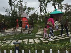 -上海滴水湖皇冠假日酒店