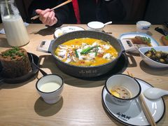 -山城外·非遗酸菜鱼(新都汇融店)
