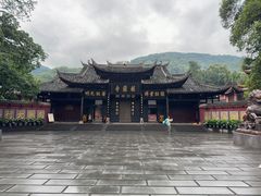 -峨眉山报国寺