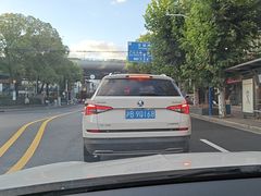 -静安大融城·停车场