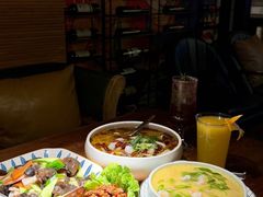 -酤居湖景音乐餐吧(安宁店)