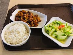 -同济大学本部学苑饮食广场