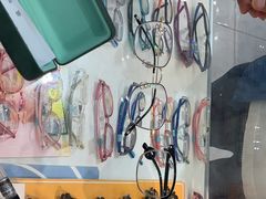 -美式眼镜·授权蔡司.依视路.尼康.豪雅.明月(人民广场店)