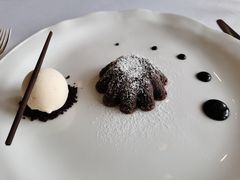 巧克力蛋糕配香草冰淇淋-Jean Georges