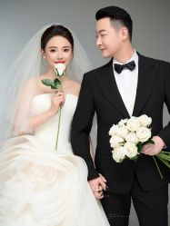 -雪中彩影婚纱摄影·微光艺术中心