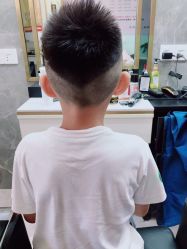 -欧艾美发沙龙