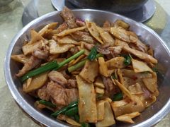 鲜笋炒五花肉-红旗山庄(圭峰山店)