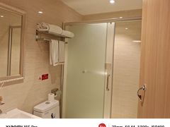 -吾遇酒店(深圳火车站罗湖口岸店)