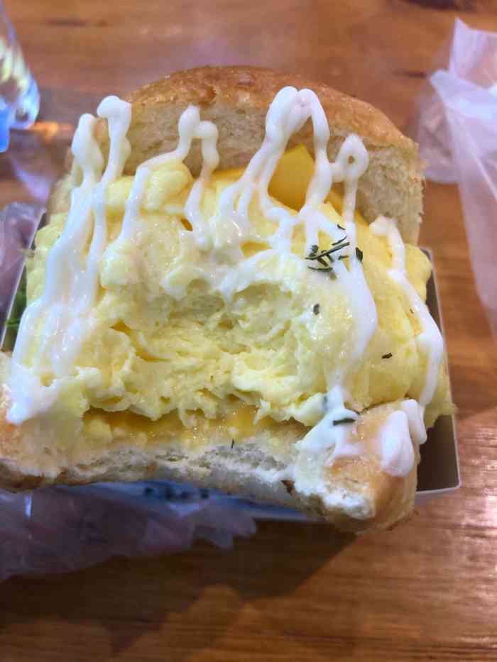 张全蛋爆蛋吐司(中街益田假日店)-"在某联看到的,一份招牌滑蛋吐司,两